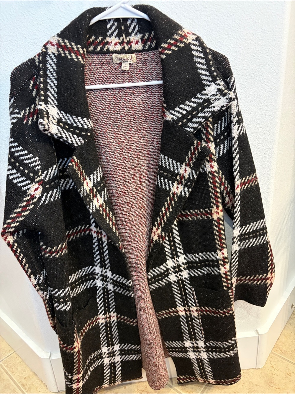 ONE WORLD Black Plaid Open-Front Cardigan with White and Red Accents
